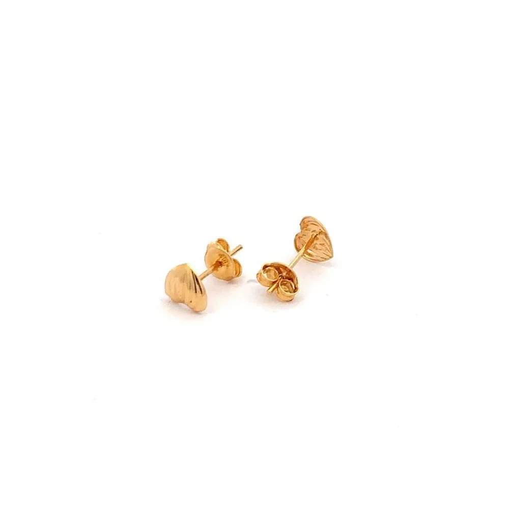 18K Gold Earrings Heart Stud Tiny 0.93 grams - Picture 10 of 14